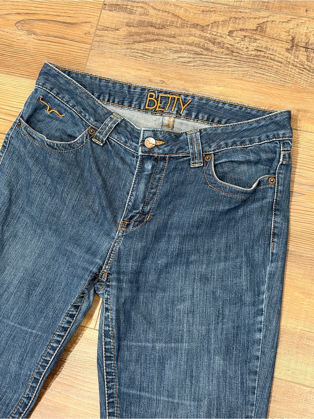 Kimes Ranch Betty Women's Straight-Leg Jeans in Indigo Blue size 10/34 and 33L - Picture 2 of 12